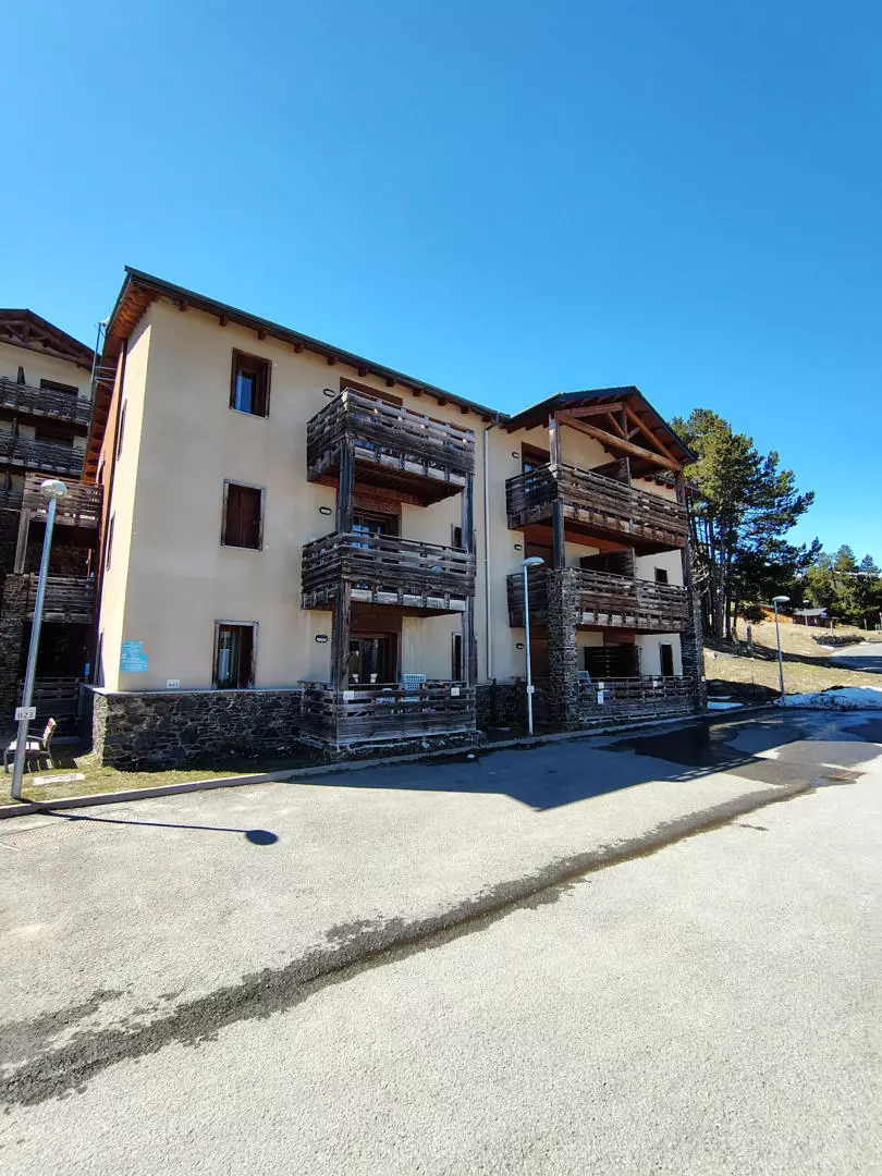 1-bedroom Apartment In Les Angles, France (32 M²)