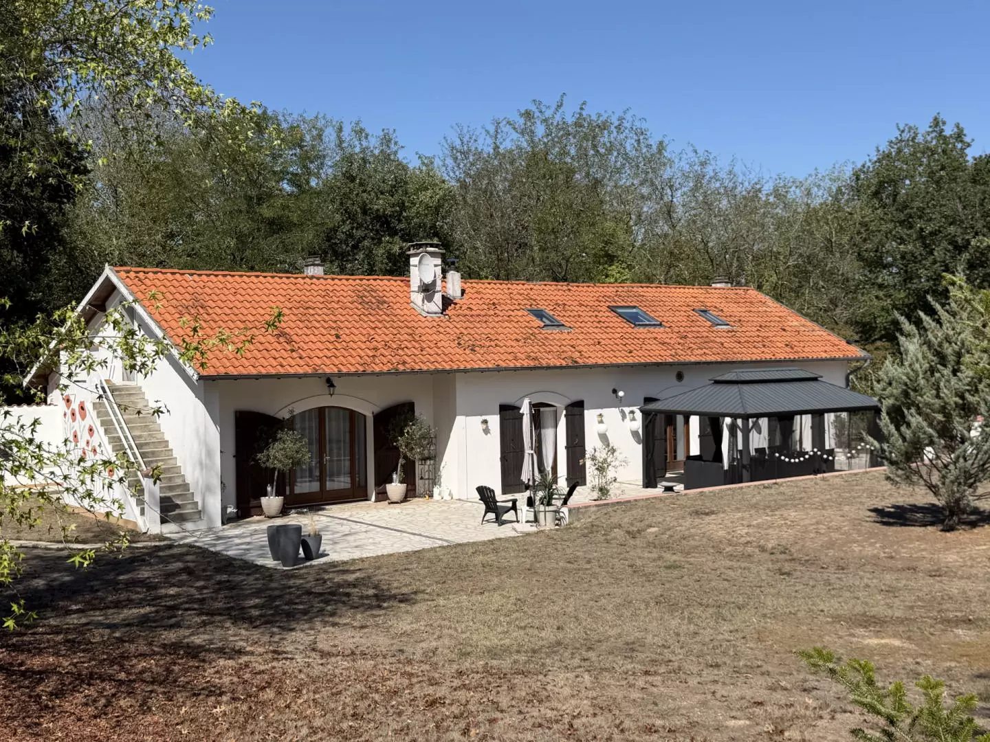 5-bedroom House In Saint-aigulin, France (209 M²)