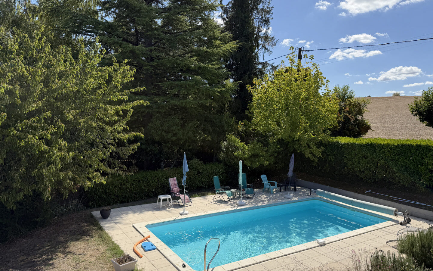 4-bedroom House In Saint-romain, France (204 M²)