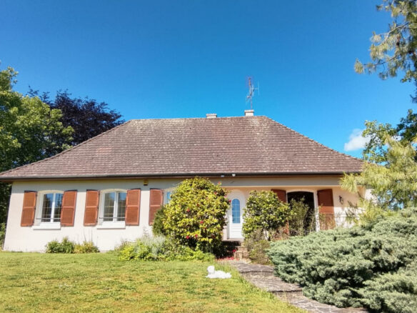 Haute-vienne, Nr Mortemart, Village House, Gardens,views