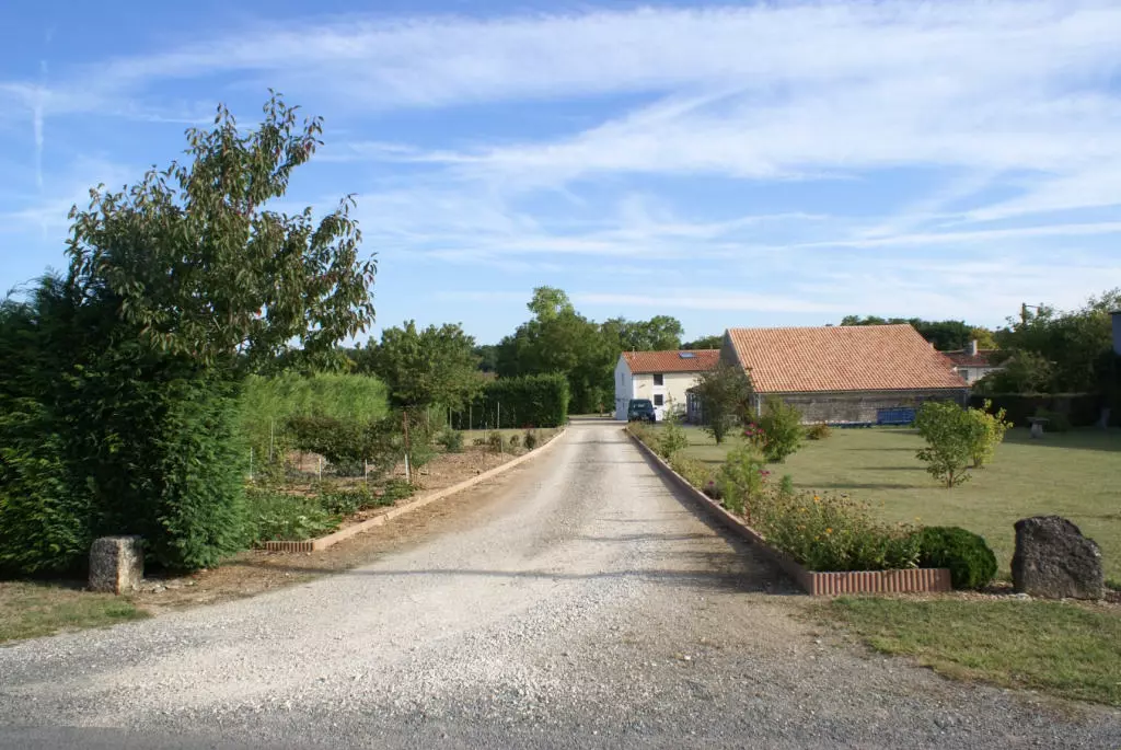 4-bedroom House In Fontaine-chalendray, France (250 M²)