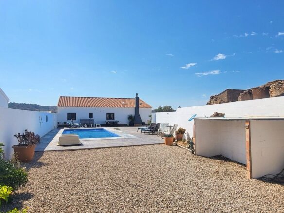 Detached Villa 150 M² In Caudete, Spain