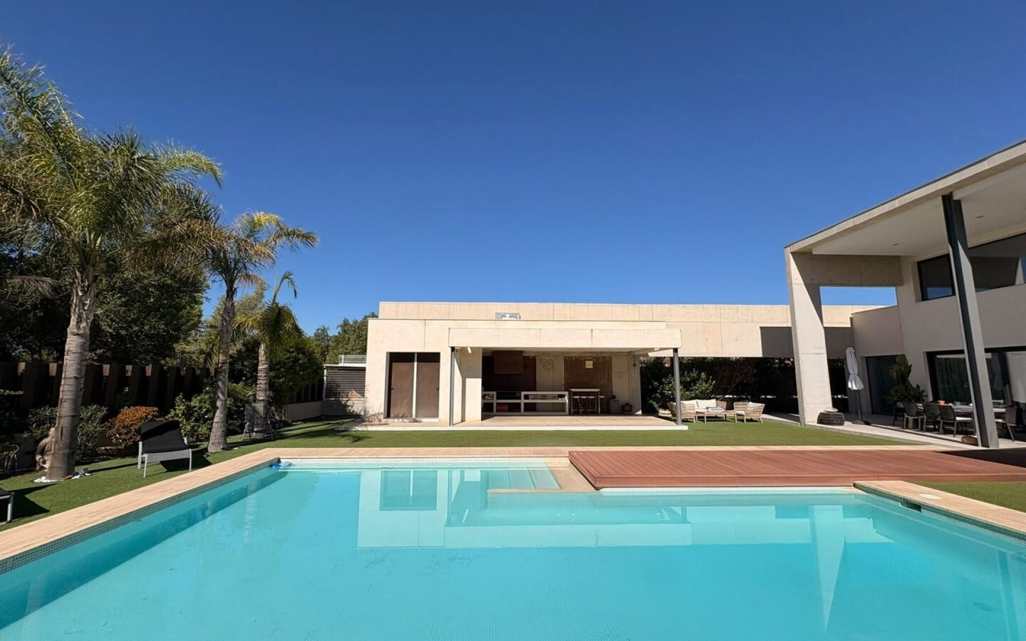 Detached Villa 363 M² In Petrer, Spain