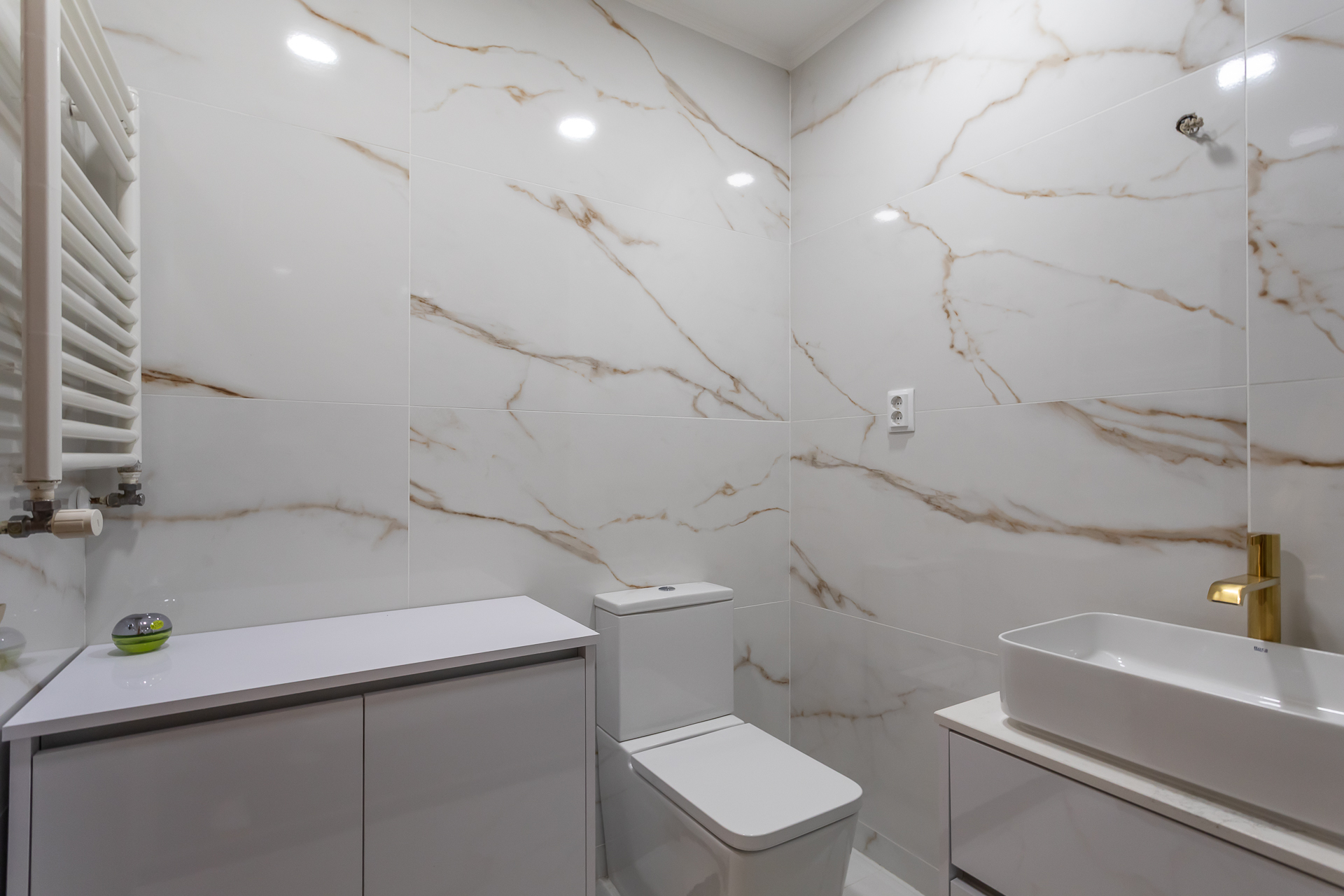 T3 Em Zona Premium De Paço De Arcos, Com Vista Mar, Remodelado, Com Garagem, Arrecadação E Açoteia Privativa