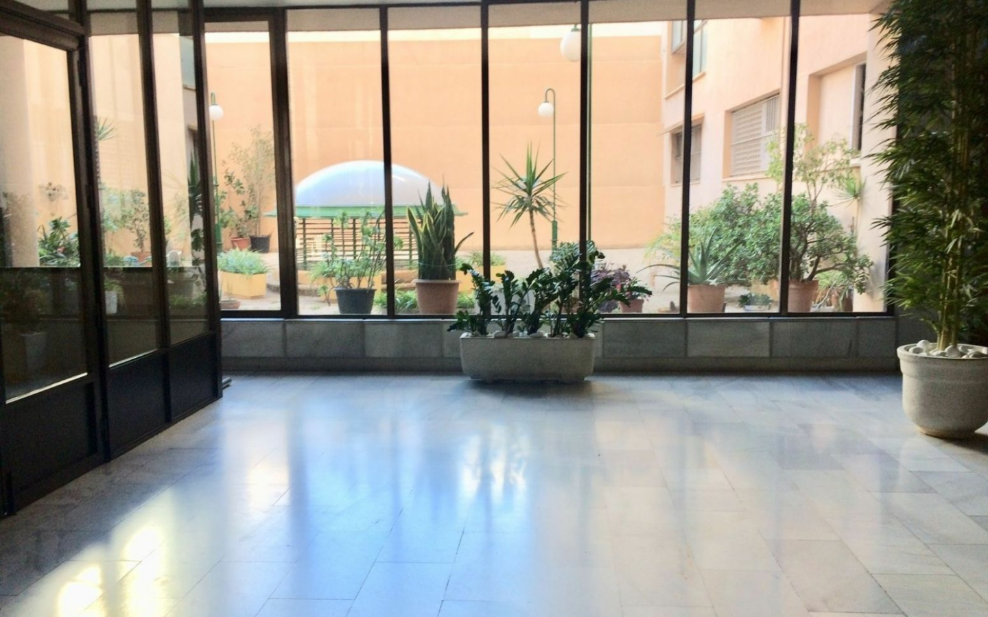 1-bedroom Office In Elche, Spain (40 M²)