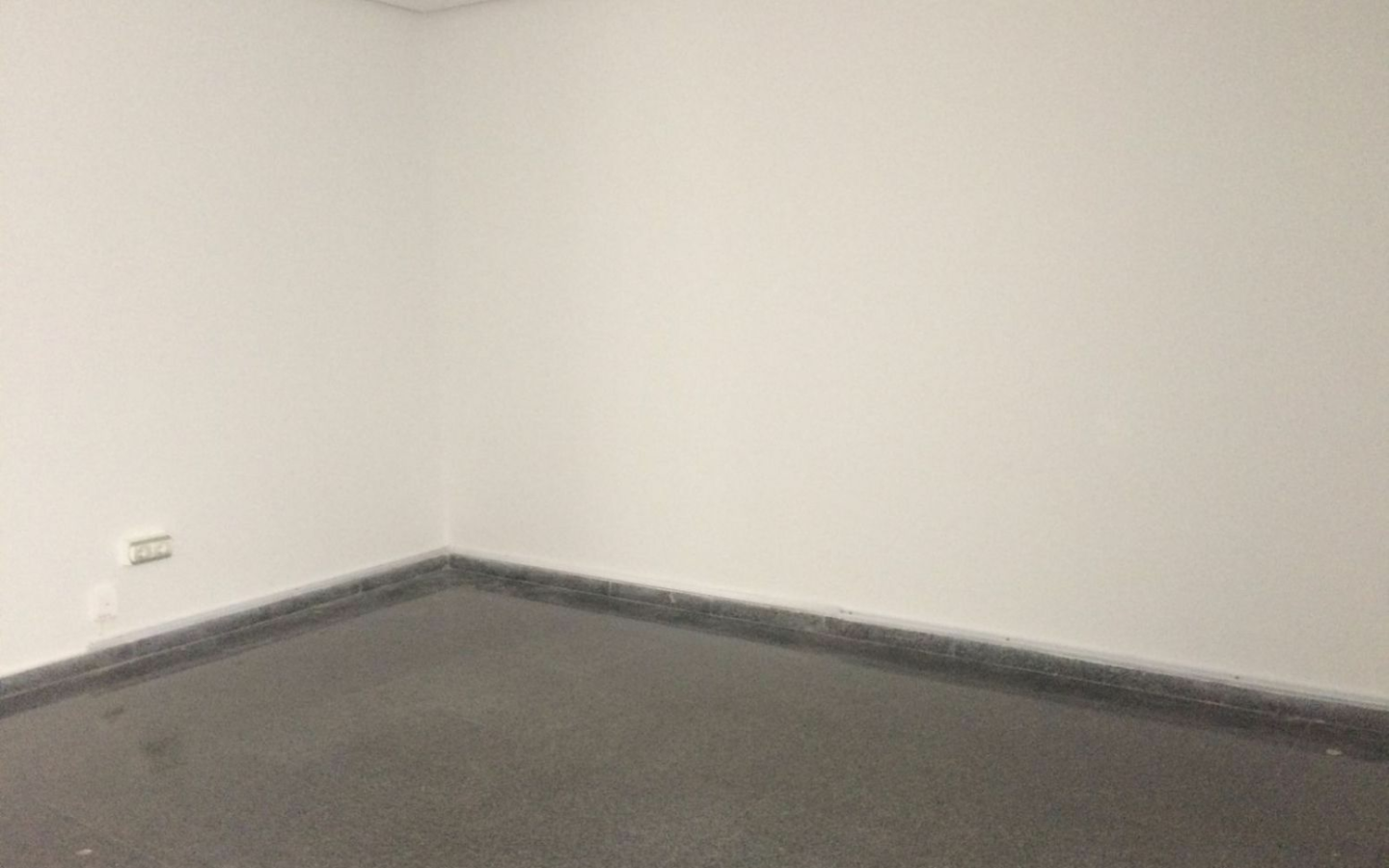 1-bedroom Office In Elche, Spain (40 M²)