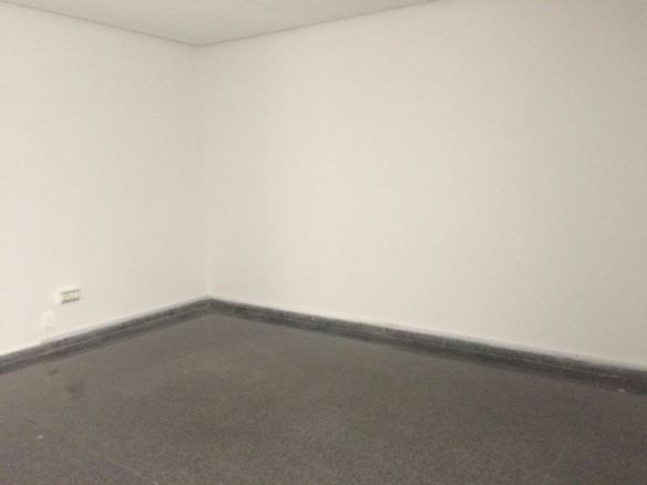 1-bedroom Office In Elche, Spain (40 M²)