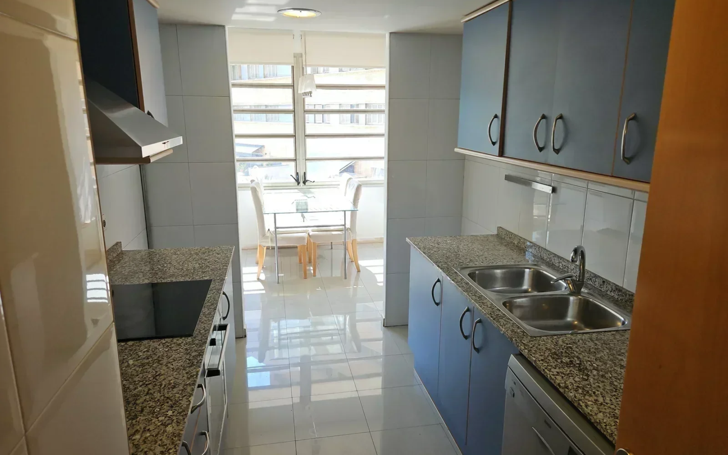 3-bedroom Flat In Girona, Spain (98 M²)