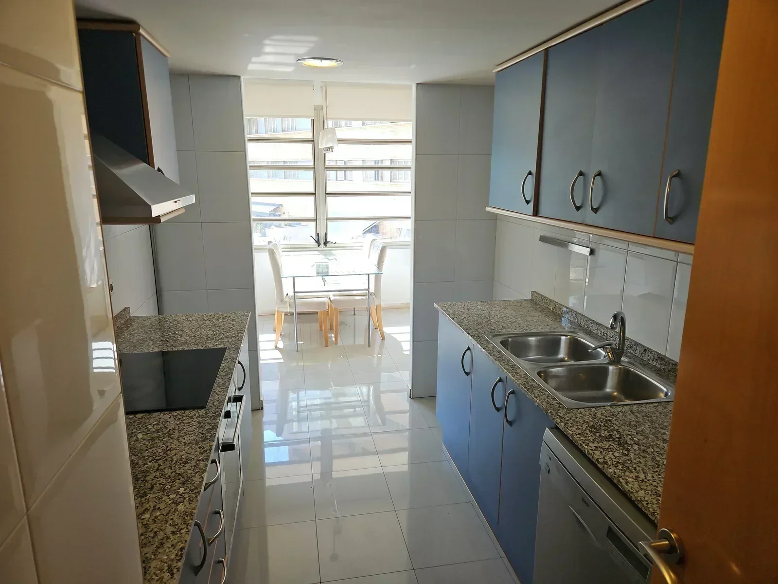 202_B4KVCKe-27212f 3-bedroom Flat In Girona, Spain (98 M²)