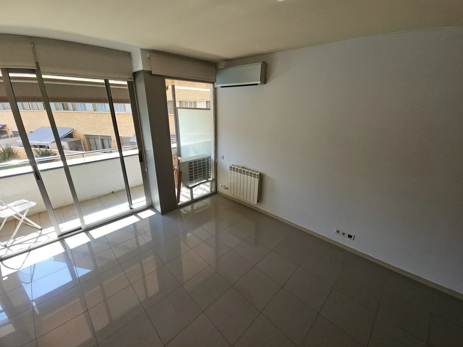 202_Uc8lpYS-10756f 3-bedroom Flat In Girona, Spain (98 M²)