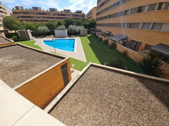 3-bedroom Flat In Girona, Spain (98 M²)