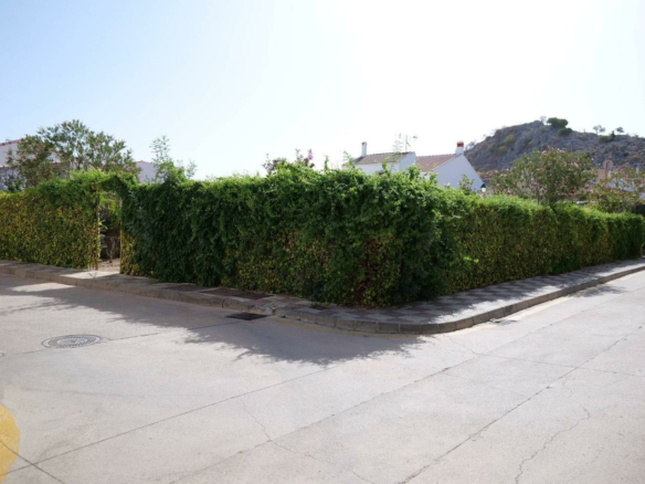 Land In Cuevas Del Becerro, Spain (304 M² Plot)