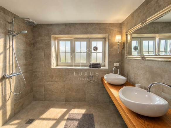 4-bedroom Villa In La Victoria De Acentejo, Spain (321 M²)
