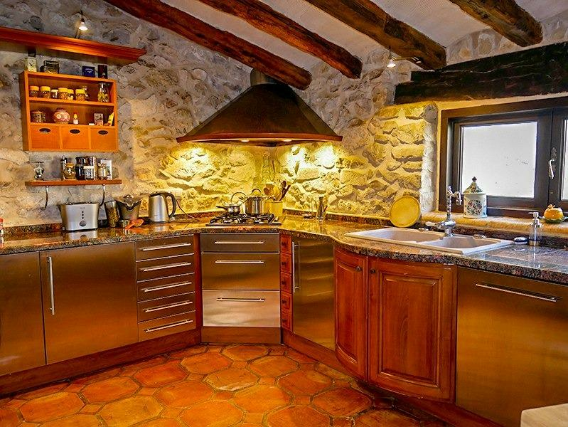5-bedroom Villa In Relleu, Spain (473 M²)