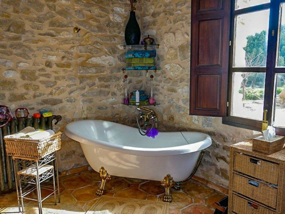 5-bedroom Villa In Relleu, Spain (473 M²)
