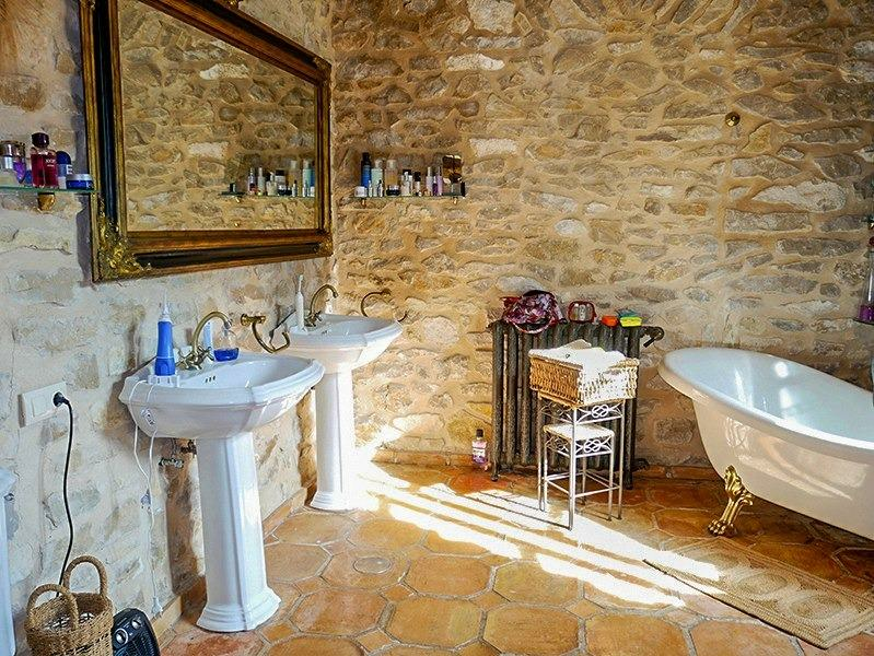 5-bedroom Villa In Relleu, Spain (473 M²)