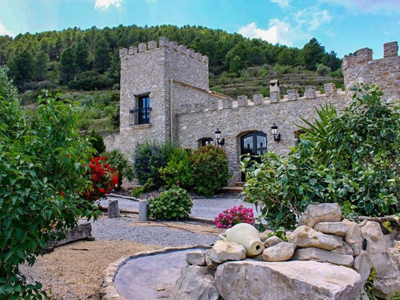 5-bedroom Villa In Relleu, Spain (473 M²)