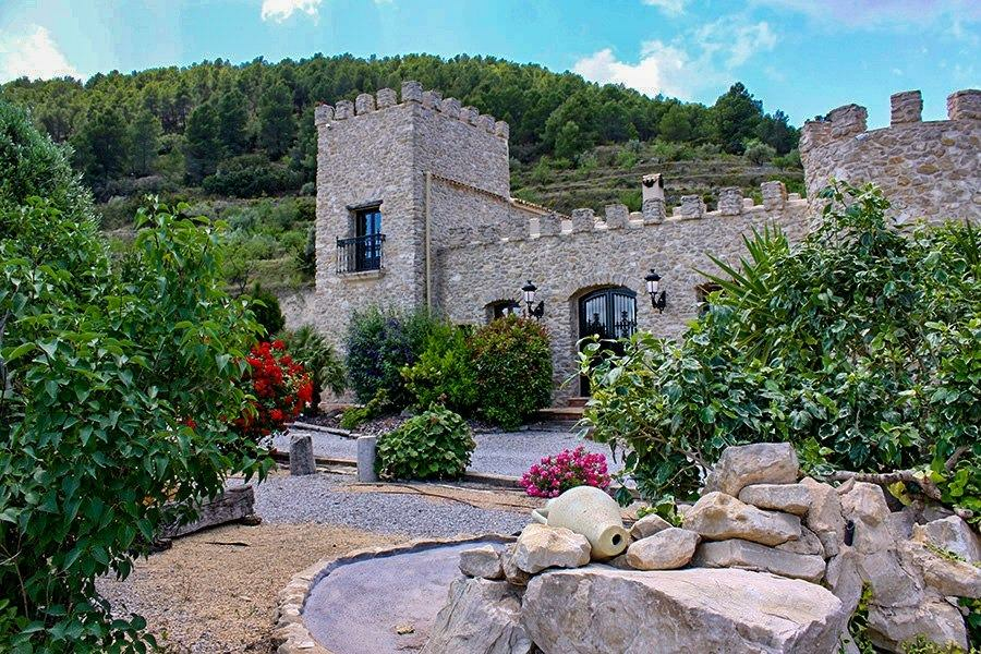 5-bedroom Villa In Relleu, Spain (473 M²)