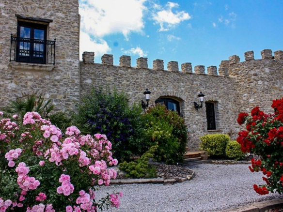 5-bedroom Villa In Relleu, Spain (473 M²)