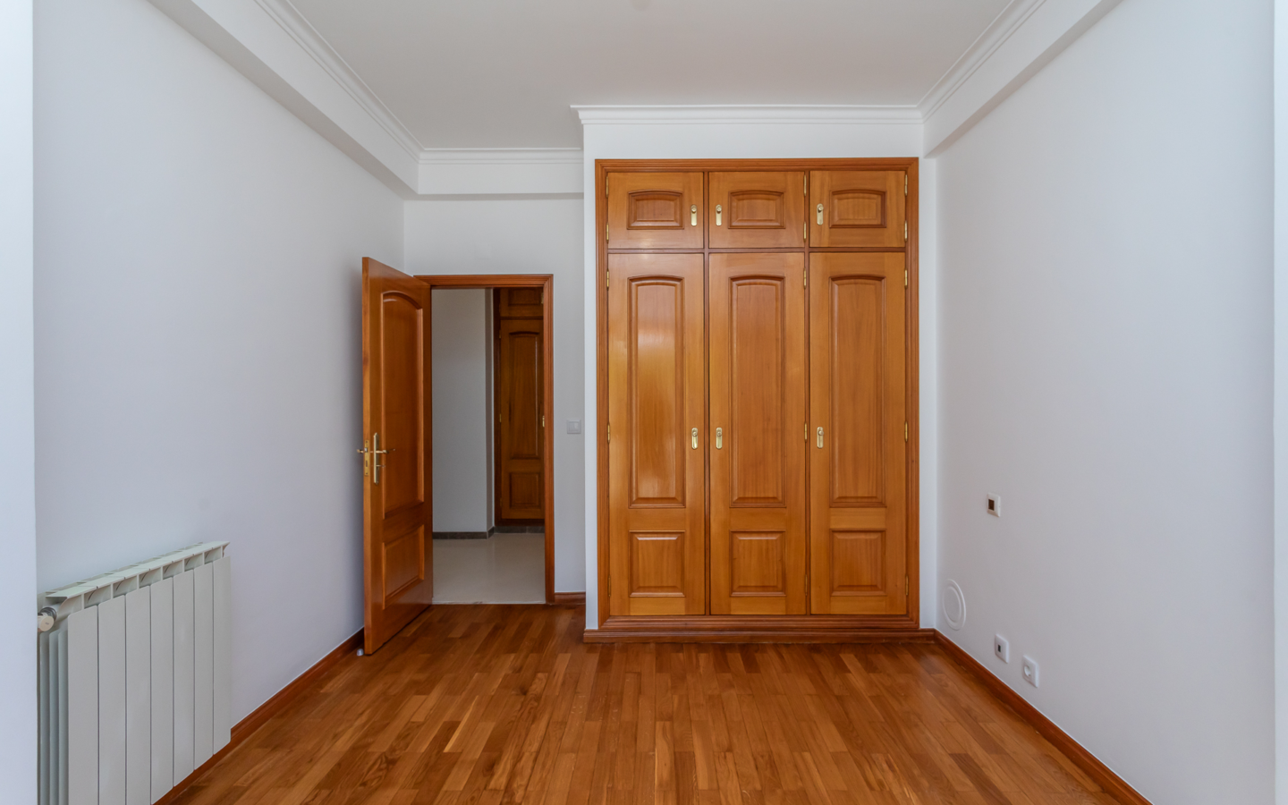 T3 Em Zona Premium De Paço De Arcos, Com Vista Mar, Remodelado, Com Garagem, Arrecadação E Açoteia Privativa