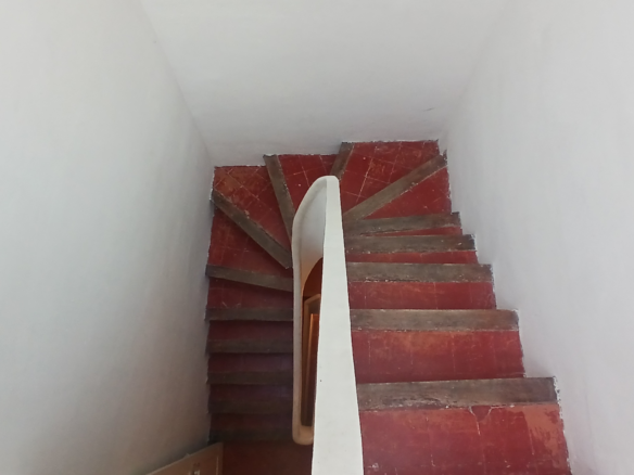 5-bedroom House In Cruzy, France (210 M²)