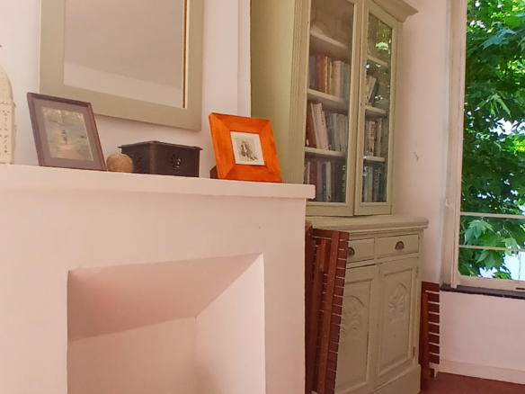 5-bedroom House In Cruzy, France (210 M²)