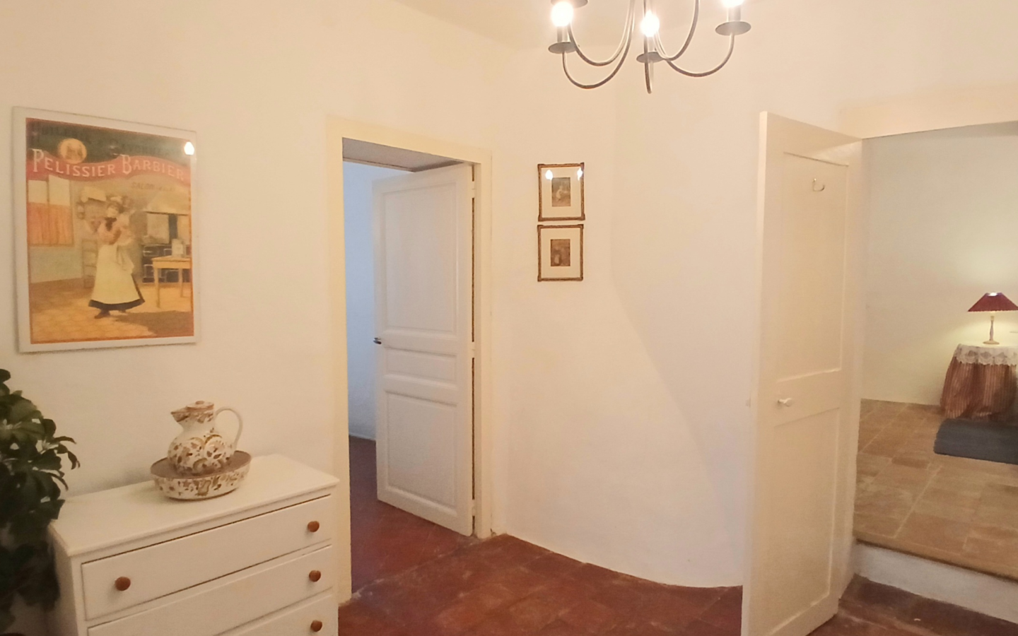 5-bedroom House In Cruzy, France (210 M²)