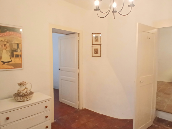 5-bedroom House In Cruzy, France (210 M²)