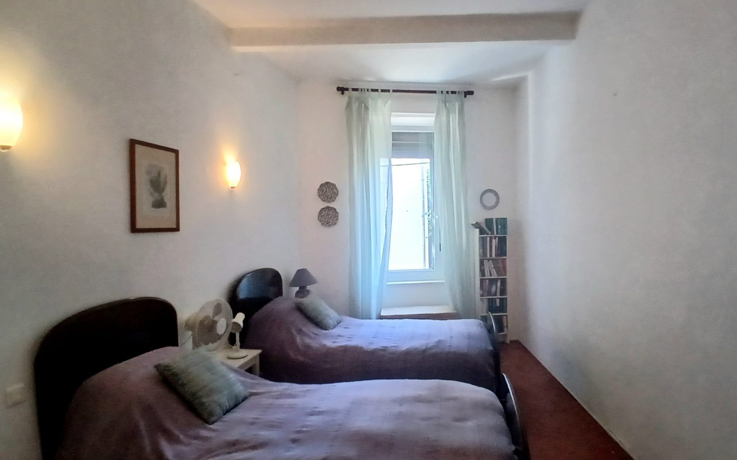 5-bedroom House In Cruzy, France (210 M²)