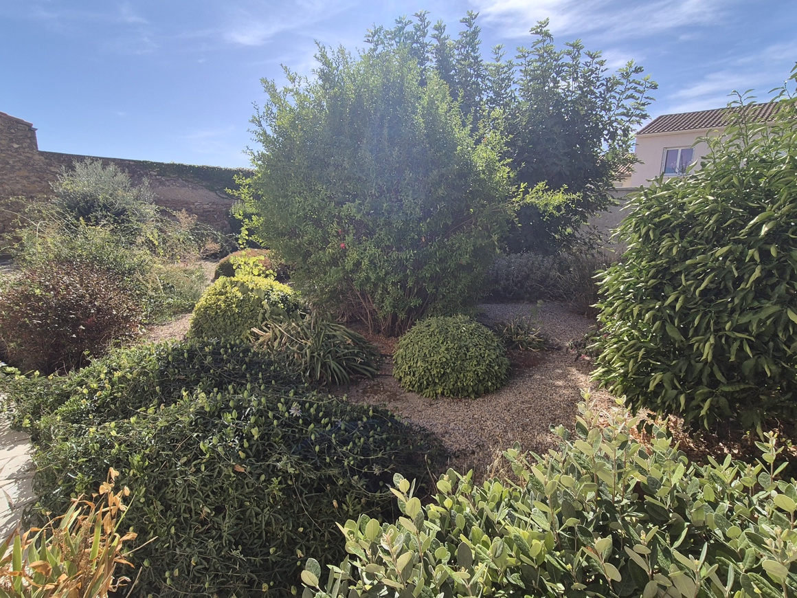 8-bedroom House In Murviel Les Beziers, France (300 M²)