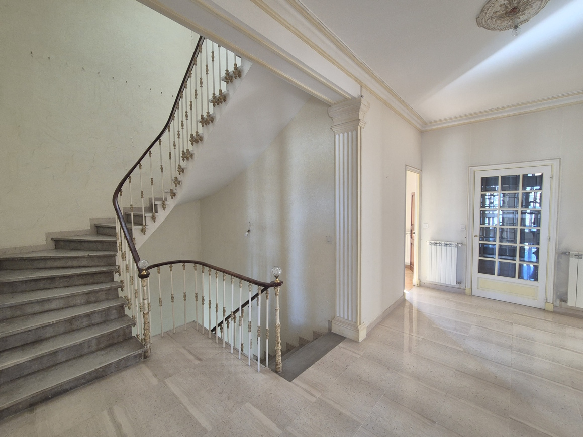8-bedroom House In Murviel Les Beziers, France (300 M²)