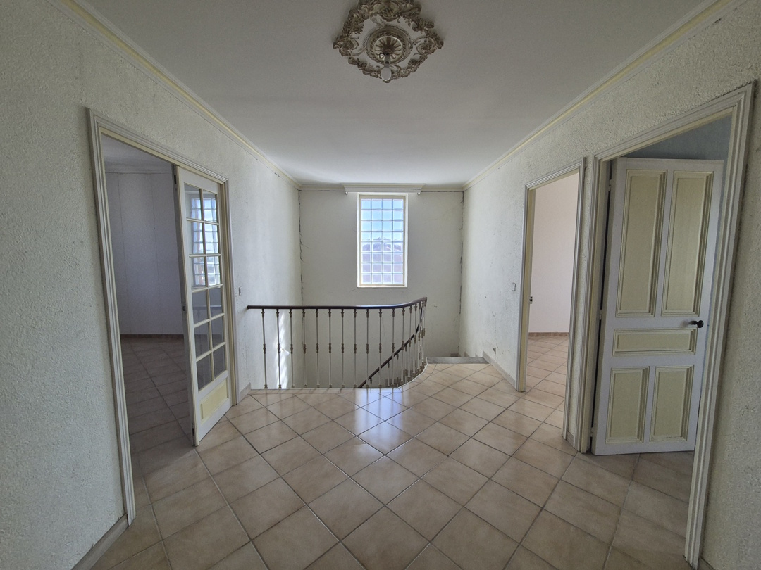8-bedroom House In Murviel Les Beziers, France (300 M²)