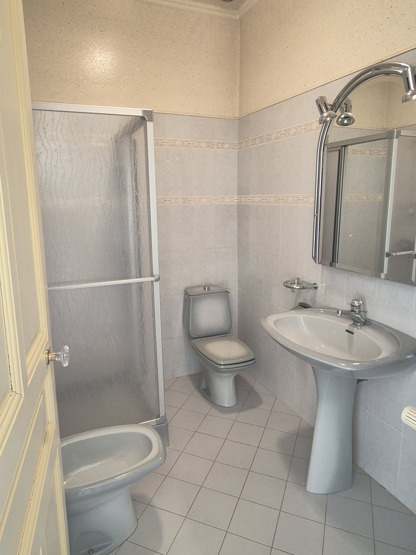 8-bedroom House In Murviel Les Beziers, France (300 M²)