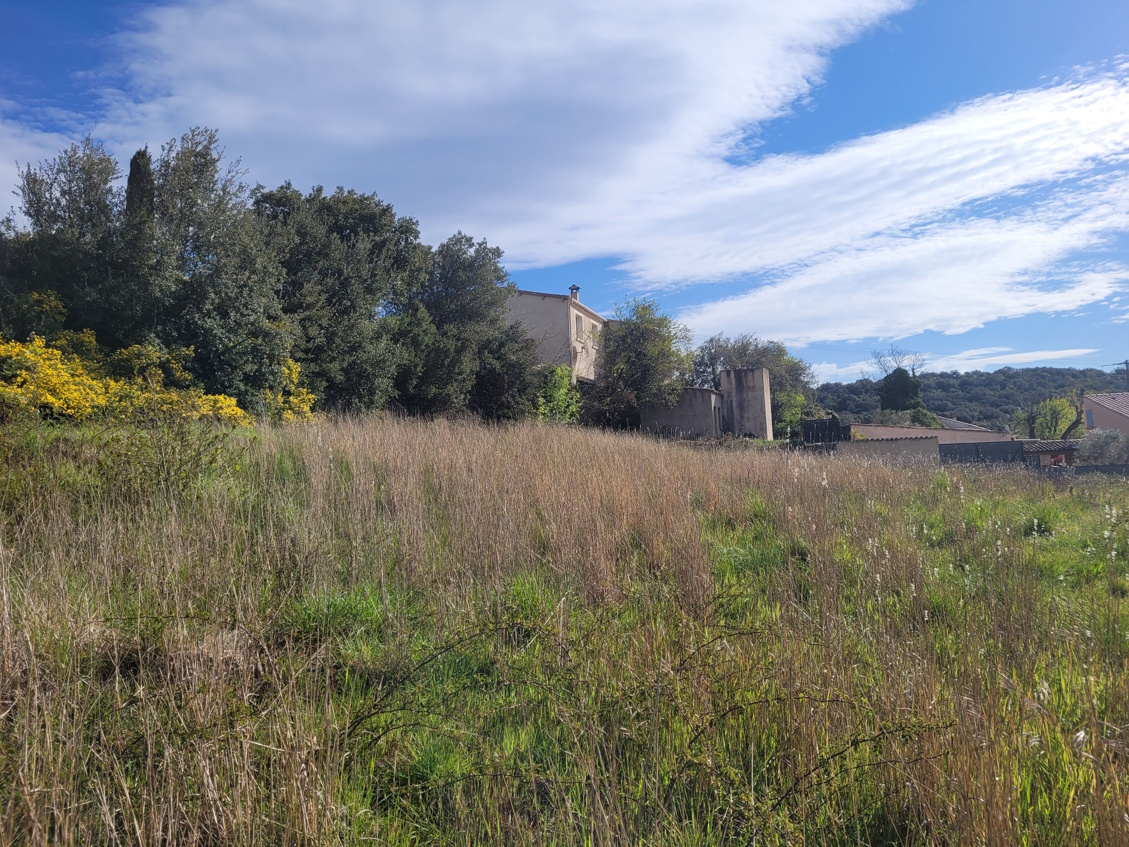 Land In Roujan, France (928 M² Plot)