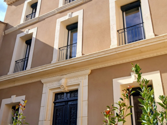 4-bedroom House In Magalas, France (298 M²)