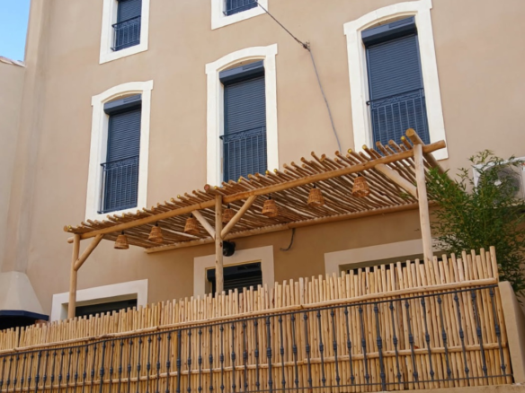 4-bedroom House In Magalas, France (298 M²)
