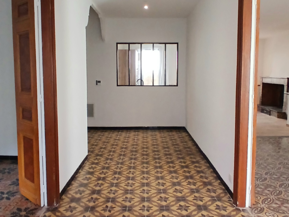 4-bedroom House In Magalas, France (298 M²)