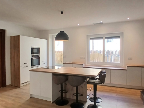 4-bedroom House In Magalas, France (298 M²)