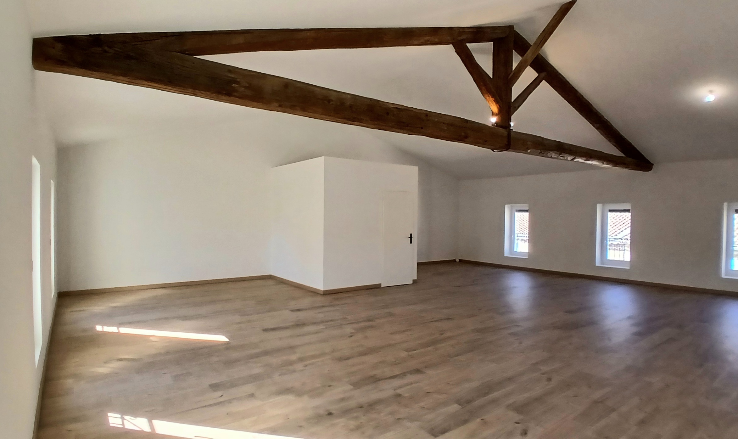MUR410400EW-8a39a3 4-bedroom House In Magalas, France (298 M²)