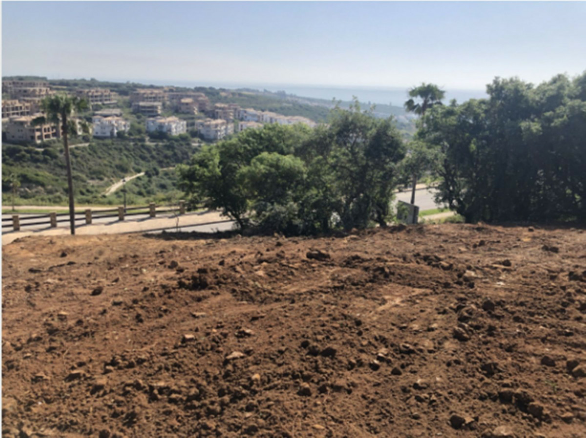 Land In La Alcaidesa, Spain (1.504 M² Plot)