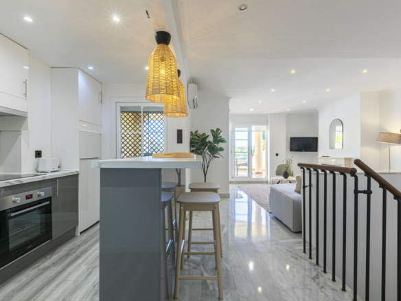 2-bedroom Property In Nueva Andalucía, Spain (100 M²)