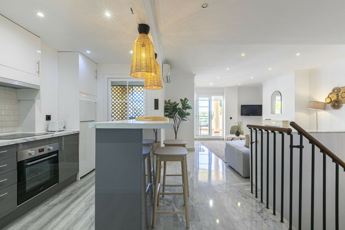 2-bedroom Property In Nueva Andalucía, Spain (100 M²)