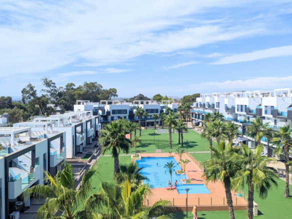 3-bedroom Apartment In El Raso, Spain — 91 M²