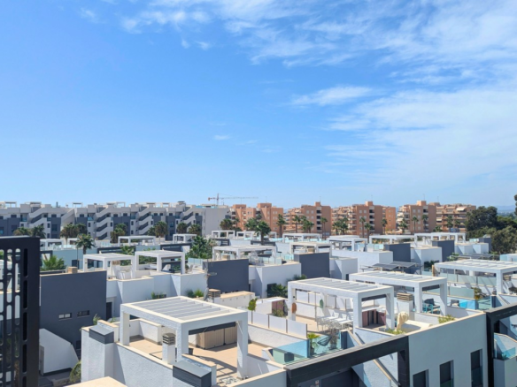 3-bedroom Apartment In El Raso, Spain (91 M²)