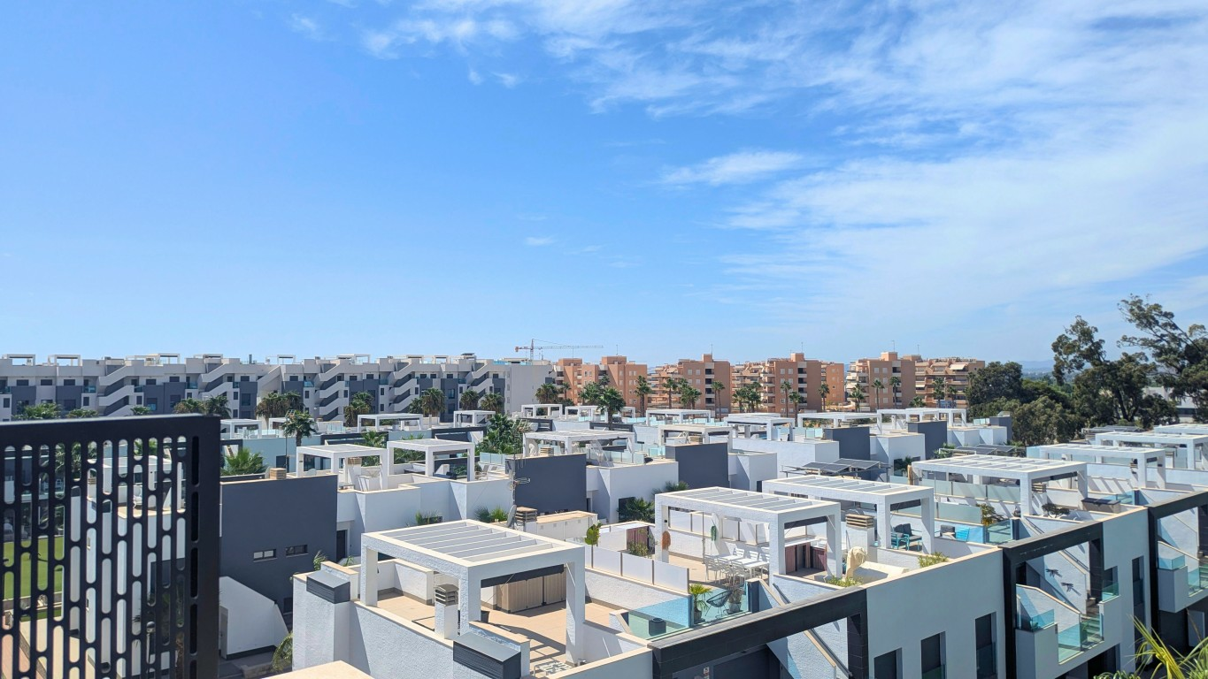 3-bedroom Apartment In El Raso, Spain (91 M²)