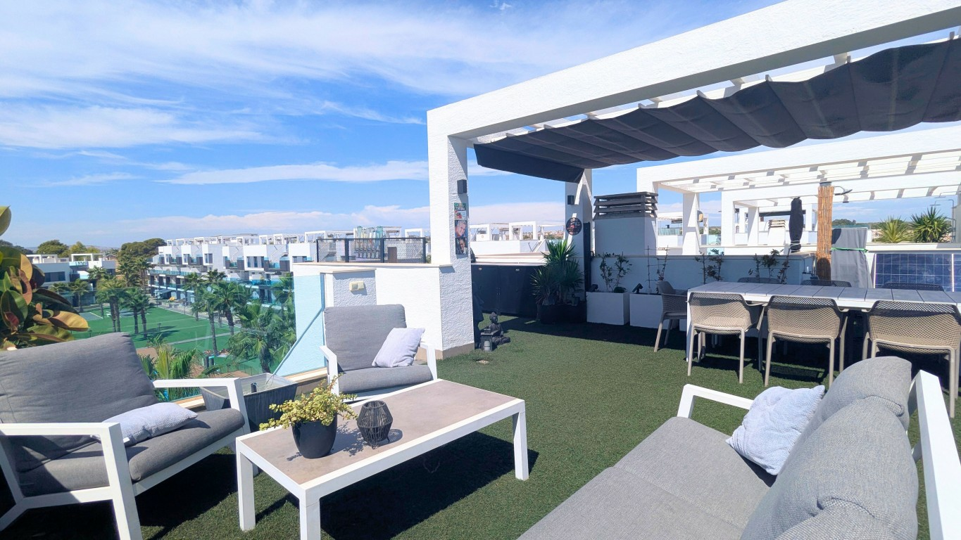 3-bedroom Apartment In El Raso, Spain (91 M²)