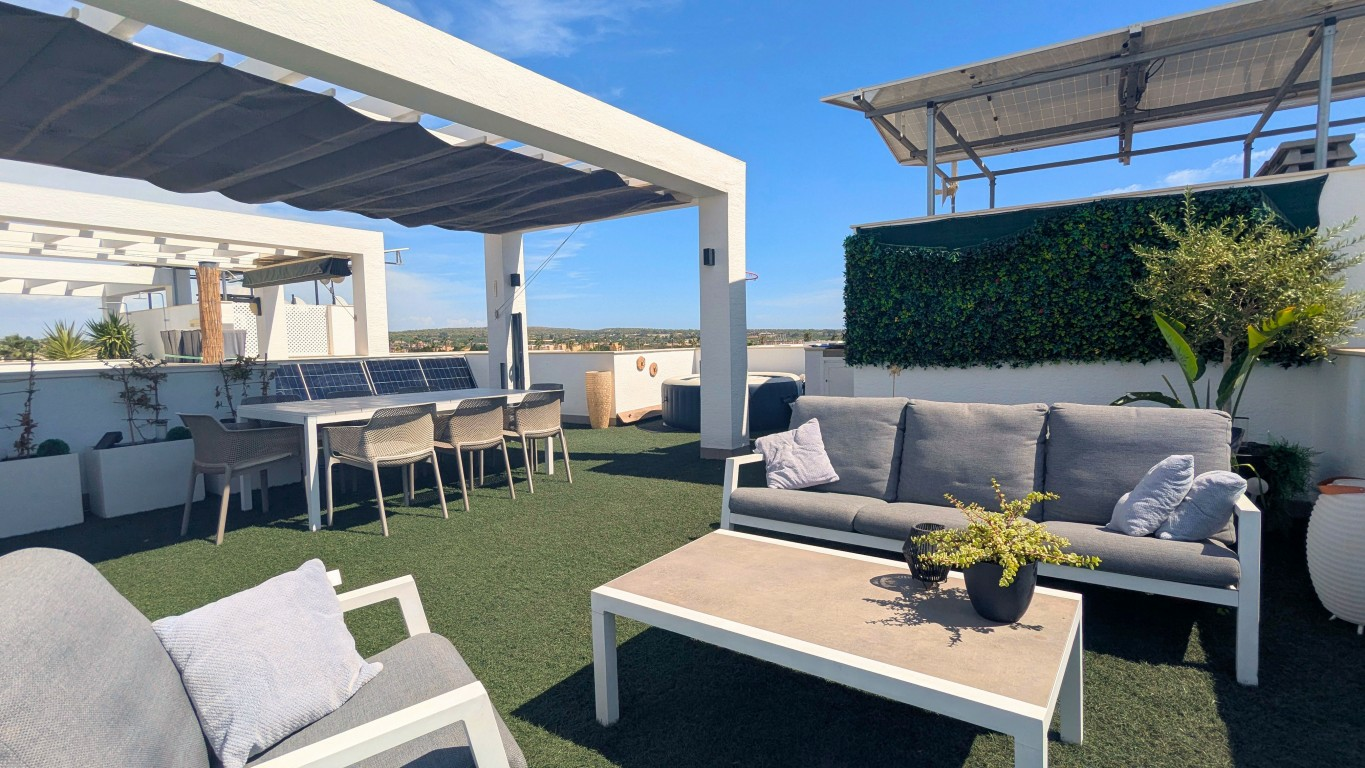 3-bedroom Apartment In El Raso, Spain (91 M²)