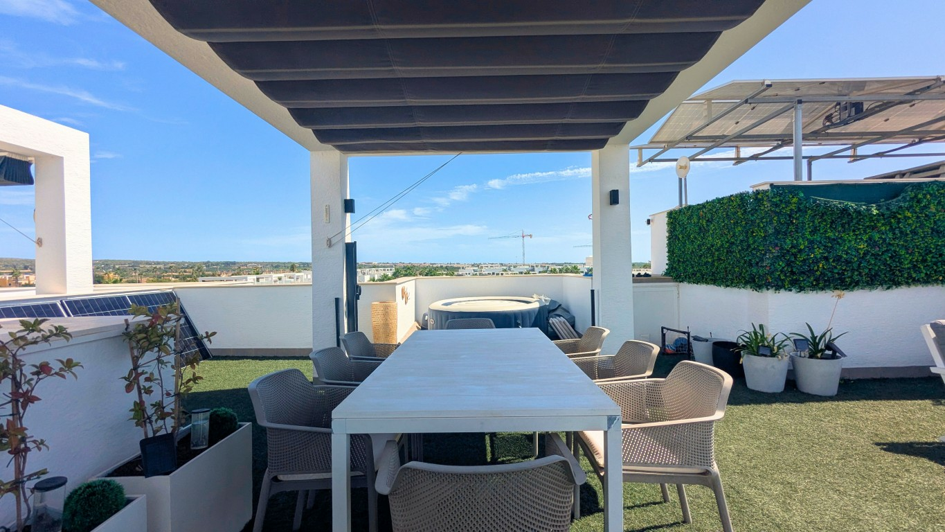 3-bedroom Apartment In El Raso, Spain (91 M²)