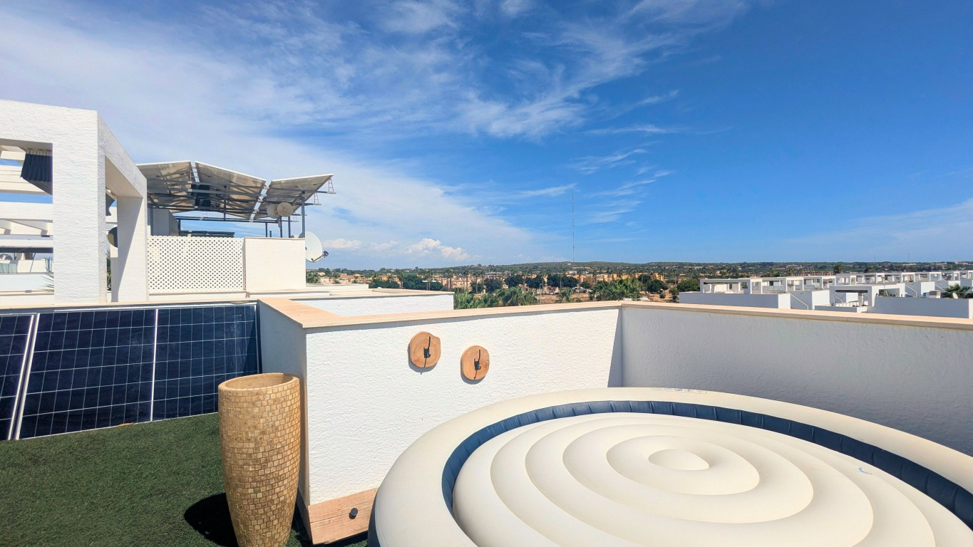 3-bedroom Apartment In El Raso, Spain (91 M²)