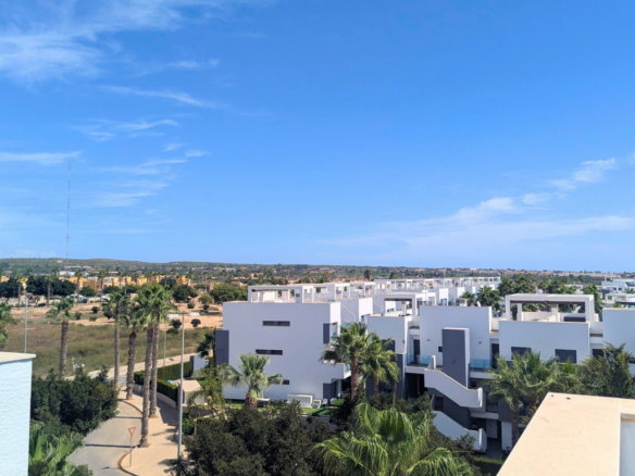 3-bedroom Apartment In El Raso, Spain (91 M²)